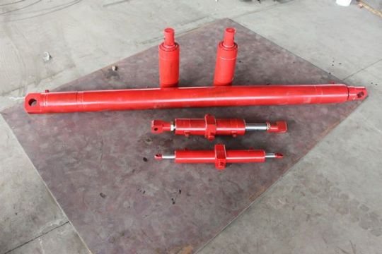 點(diǎn)擊查看詳細(xì)信息<br>標(biāo)題：轉(zhuǎn)載機(jī)系列油缸 閱讀次數(shù)：2647