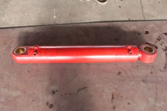 點(diǎn)擊查看詳細(xì)信息<br>標(biāo)題：230截割頭回轉(zhuǎn)油缸 閱讀次數(shù)：1867